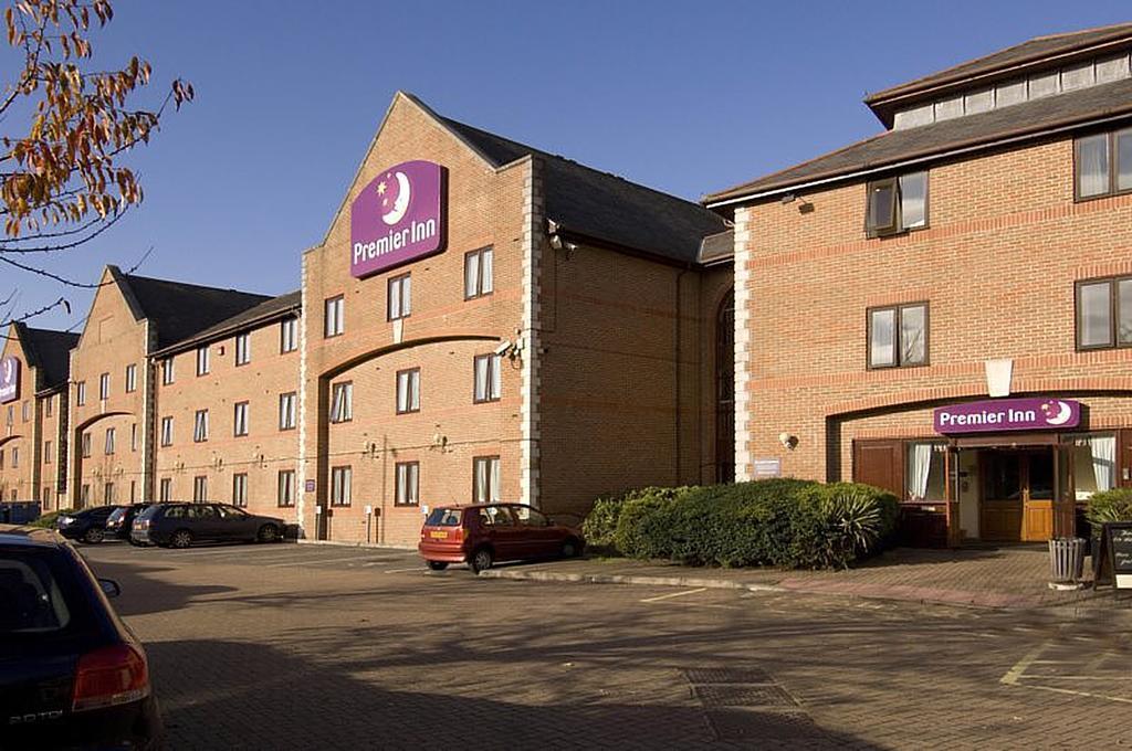 Premier Inn Guildford North - A3 Exterior foto