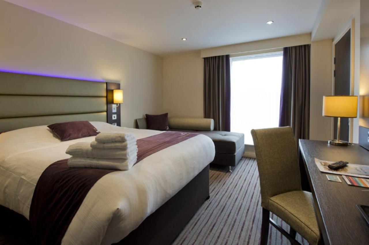 Premier Inn Guildford North - A3 Exterior foto